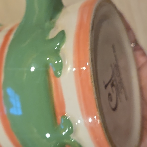 G! Pink/White Striped Alligator Mug - Picture 3 of 9